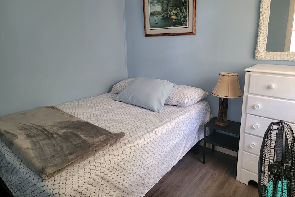Photo of Bedroom in Greater Napanee