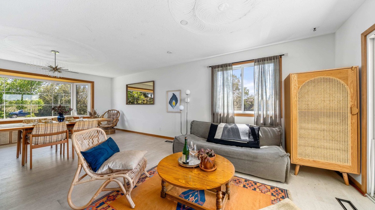 Photo of Livingroom in Picton