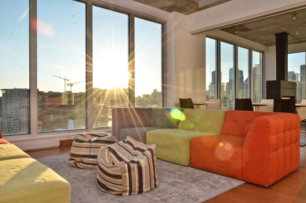 Photo of Livingroom in Ville-Marie