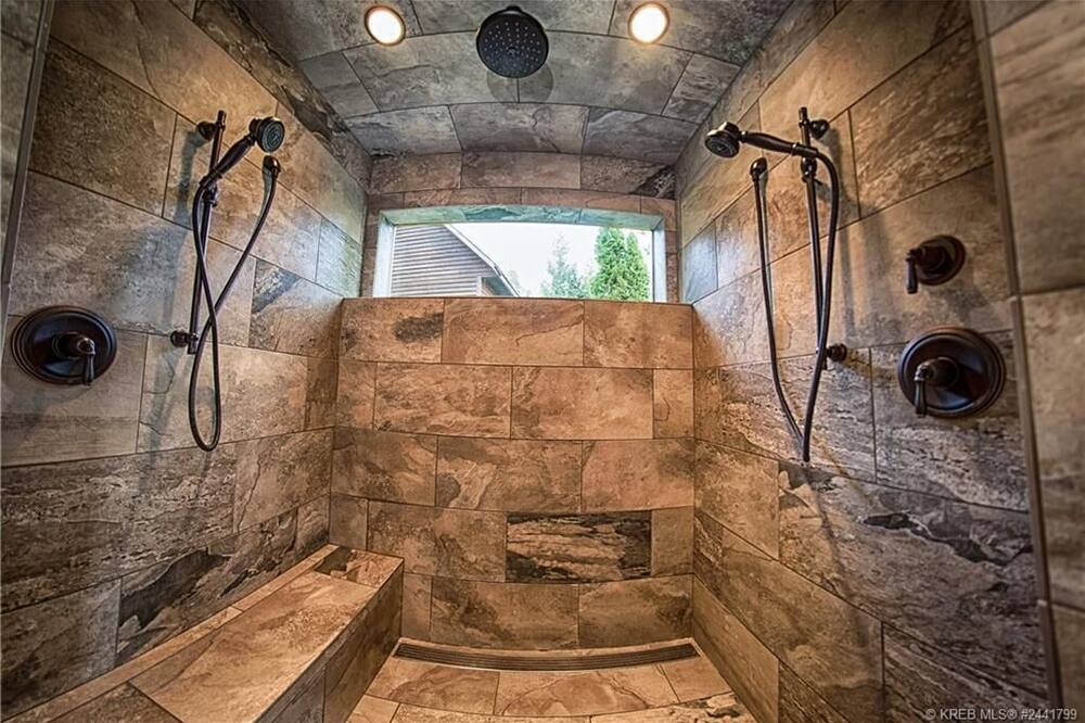 Photo of Bathroom in Beasley