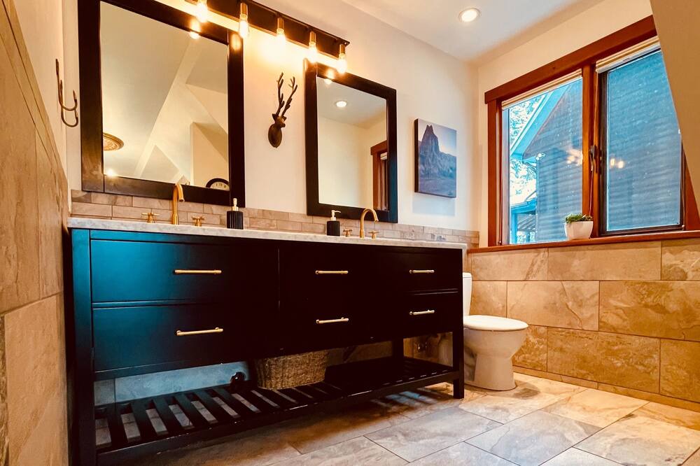Photo of Bathroom in Beasley