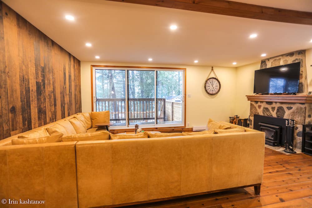 Photo of Livingroom in Rawdon