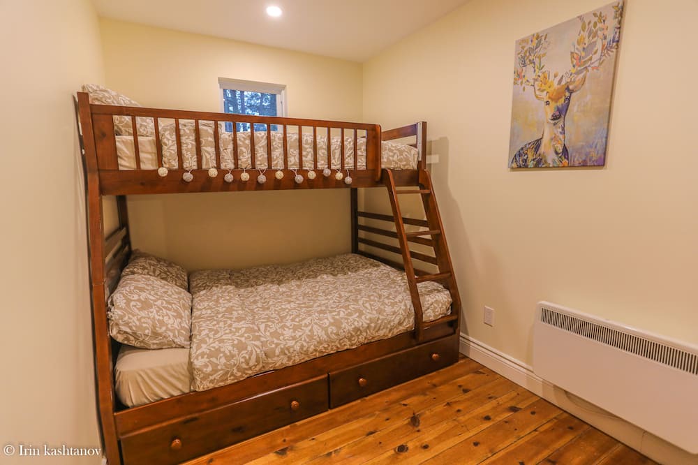 Photo of Bedroom in Rawdon