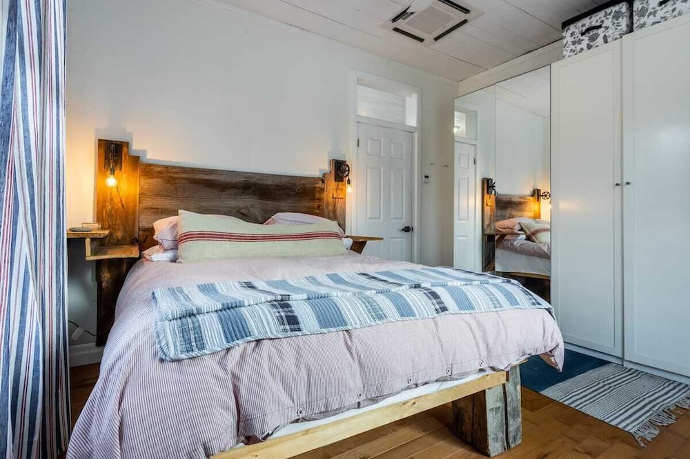 Photo of Bedroom in Waupoos