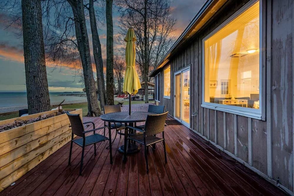Photo of Patio Balcony in Waupoos