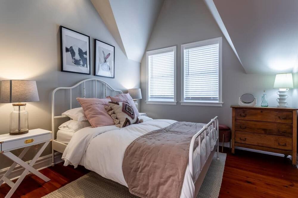 Photo of Bedroom in Waupoos