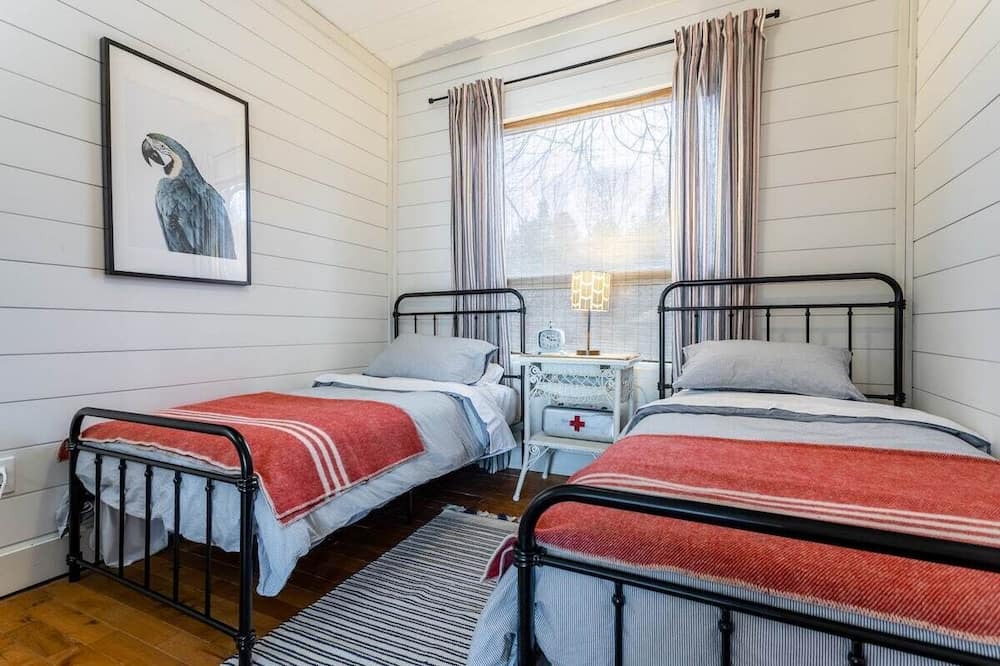 Photo of Bedroom in Waupoos