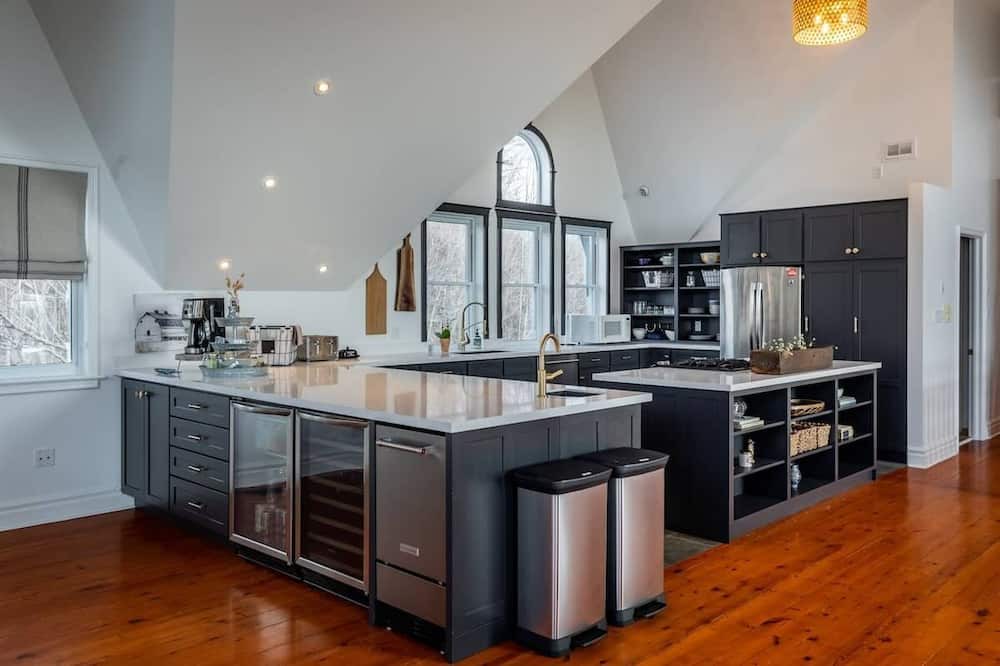 Photo of Kitchen in Waupoos