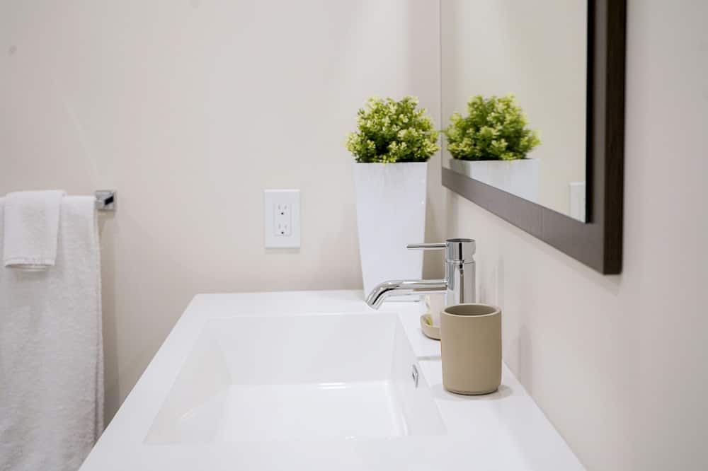 Photo of Bathroom in Saint-Laurent