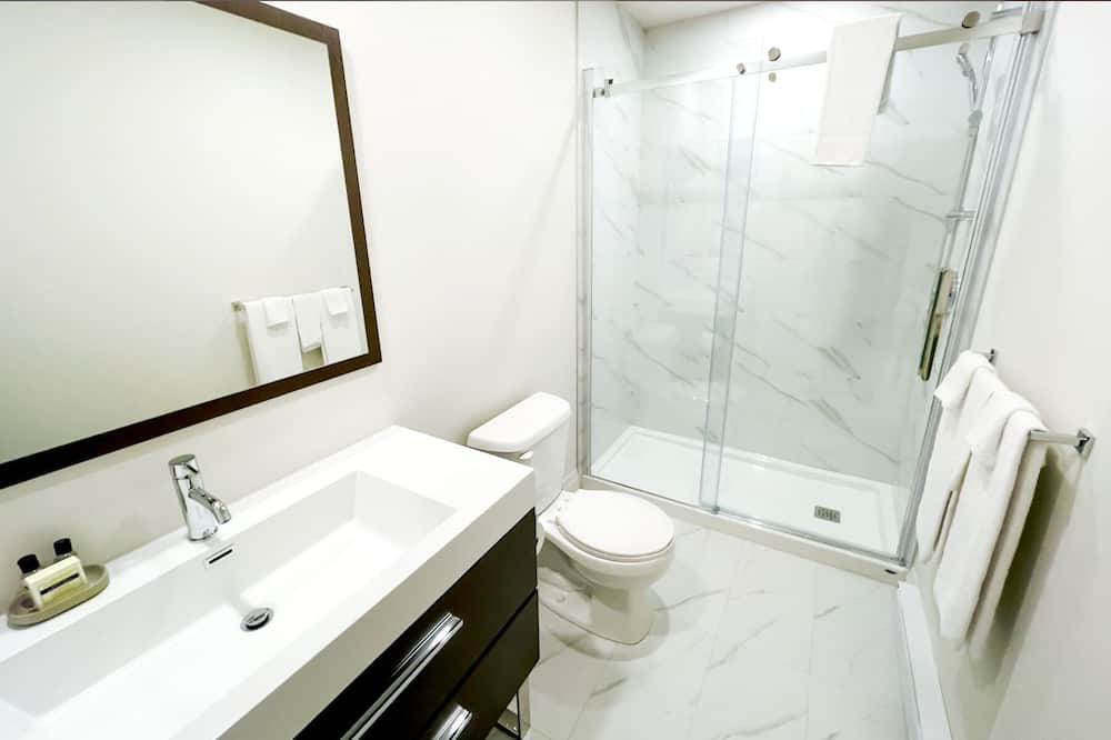 Photo of Bathroom in Saint-Laurent
