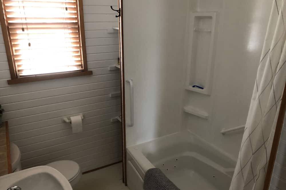 Photo of Bathroom in Erickson