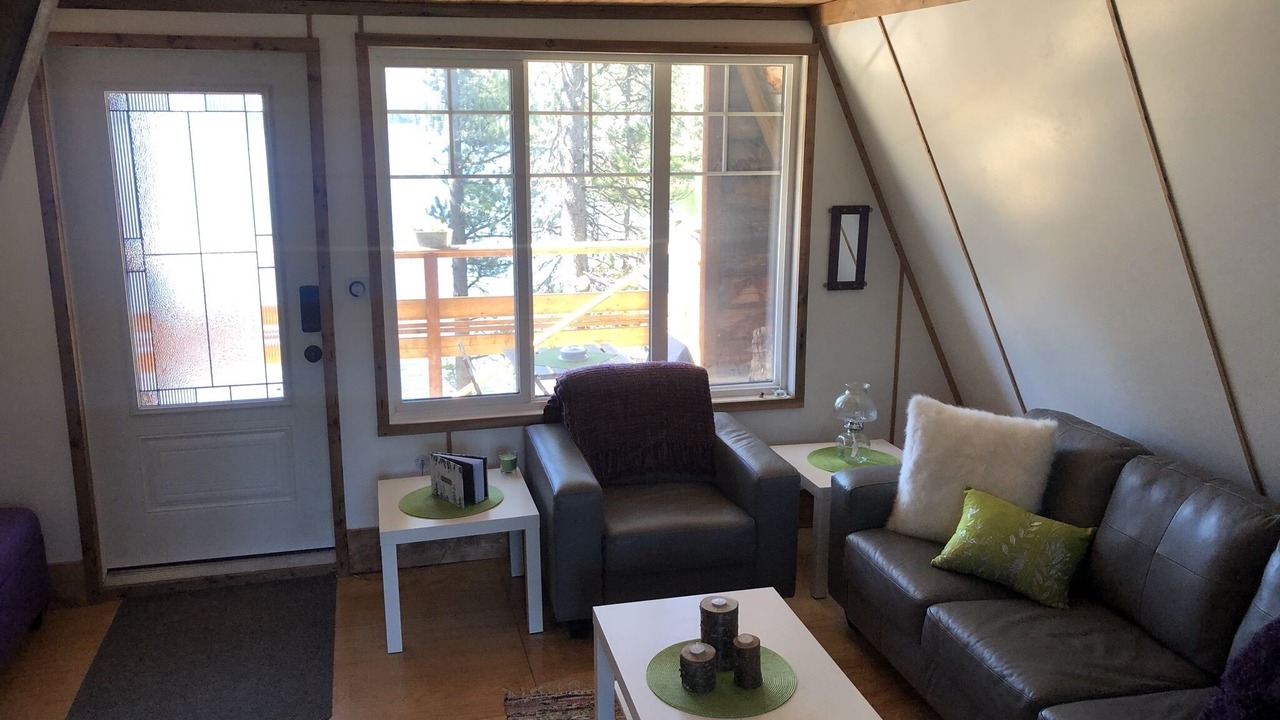 Photo of Livingroom in Stikine Region
