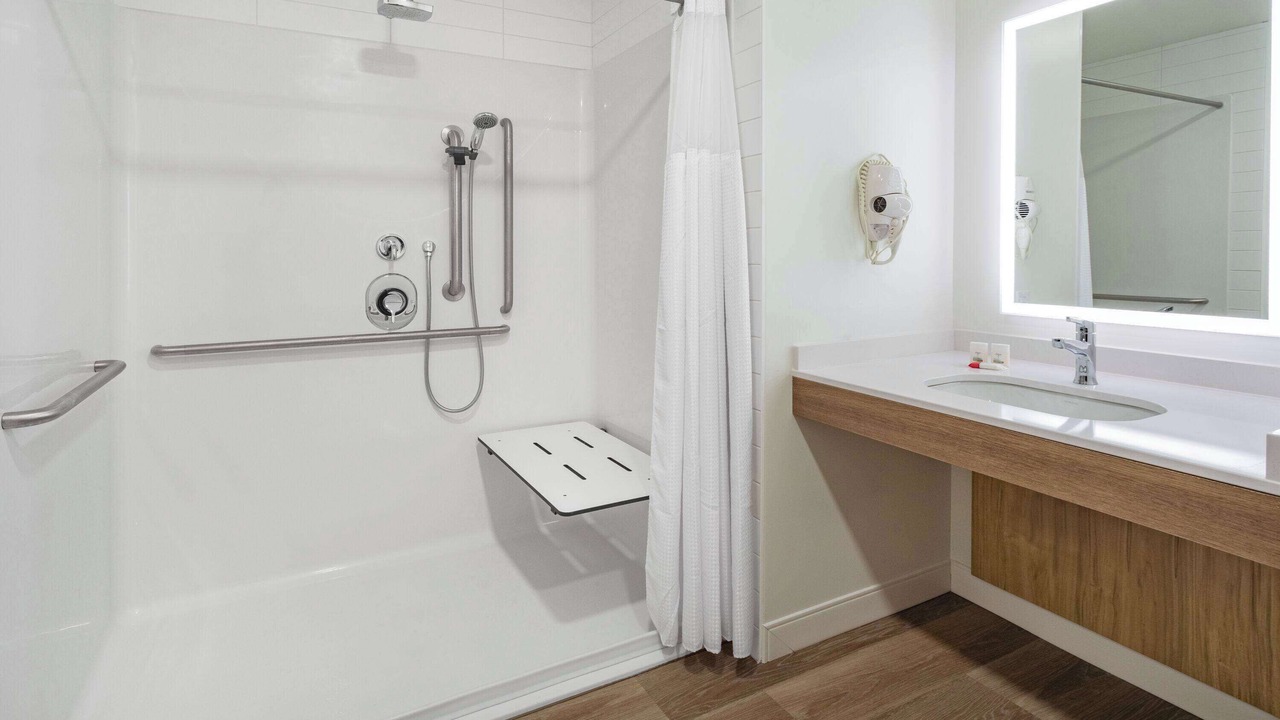 Photo of Bathroom in Summerside