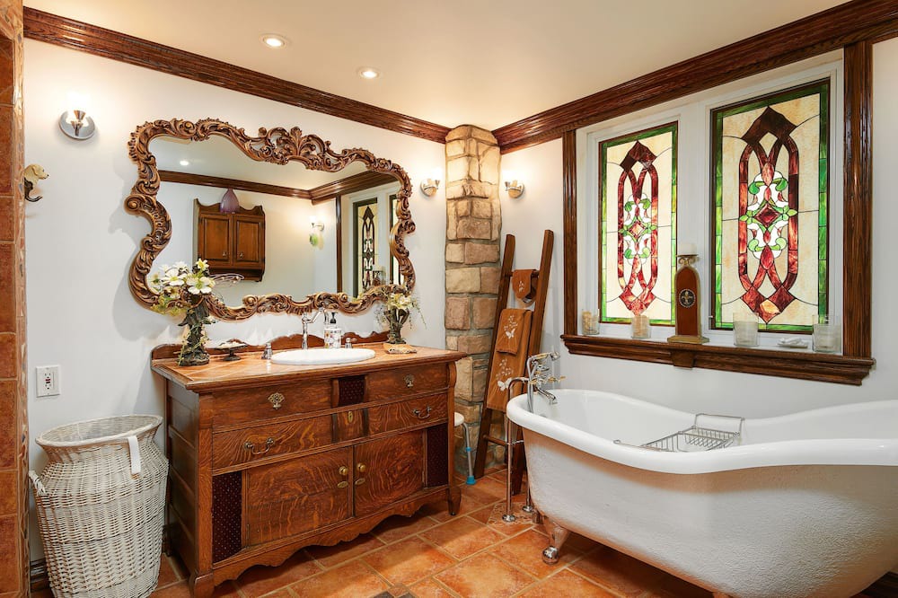 Photo of Bathroom in Pincourt