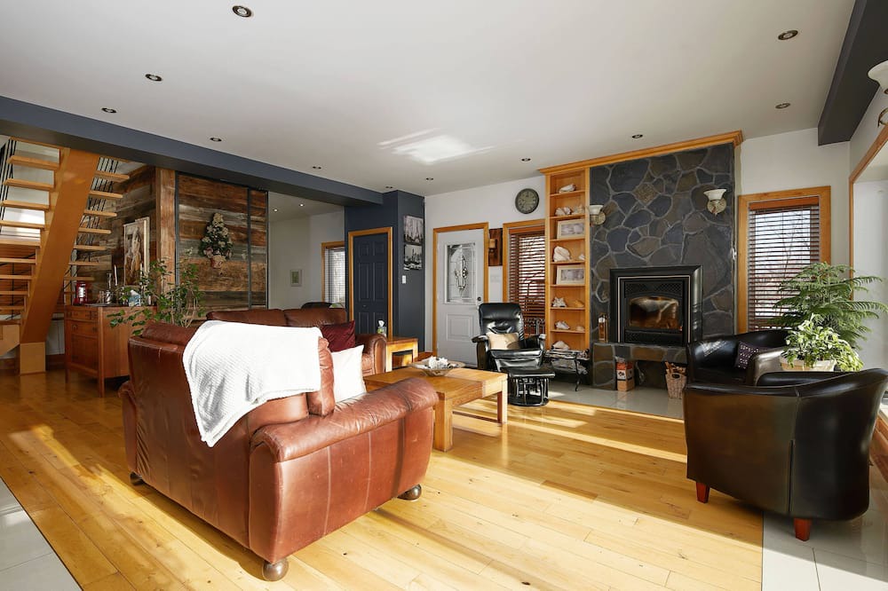 Photo of Livingroom in Pincourt
