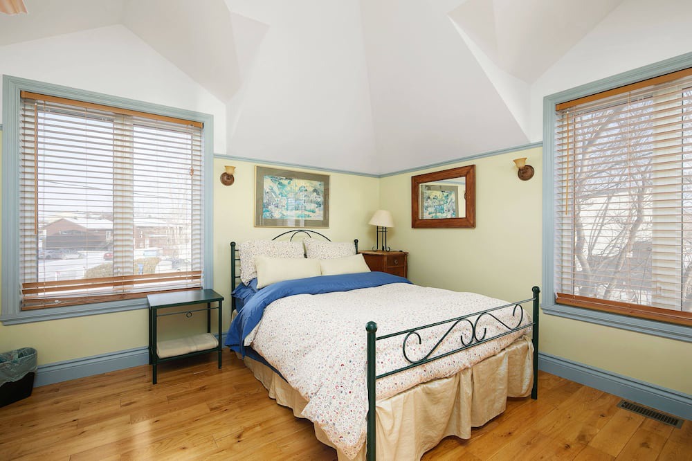 Photo of Bedroom in Pincourt