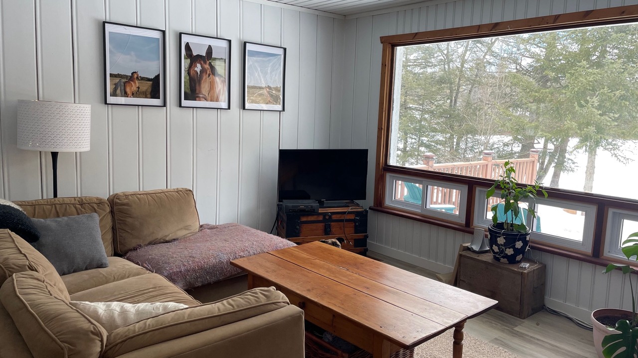 Photo of Livingroom in Frontenac