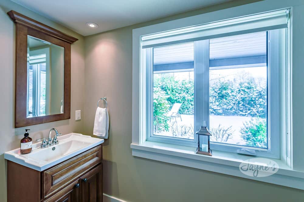 Photo of Bathroom in Mulmur