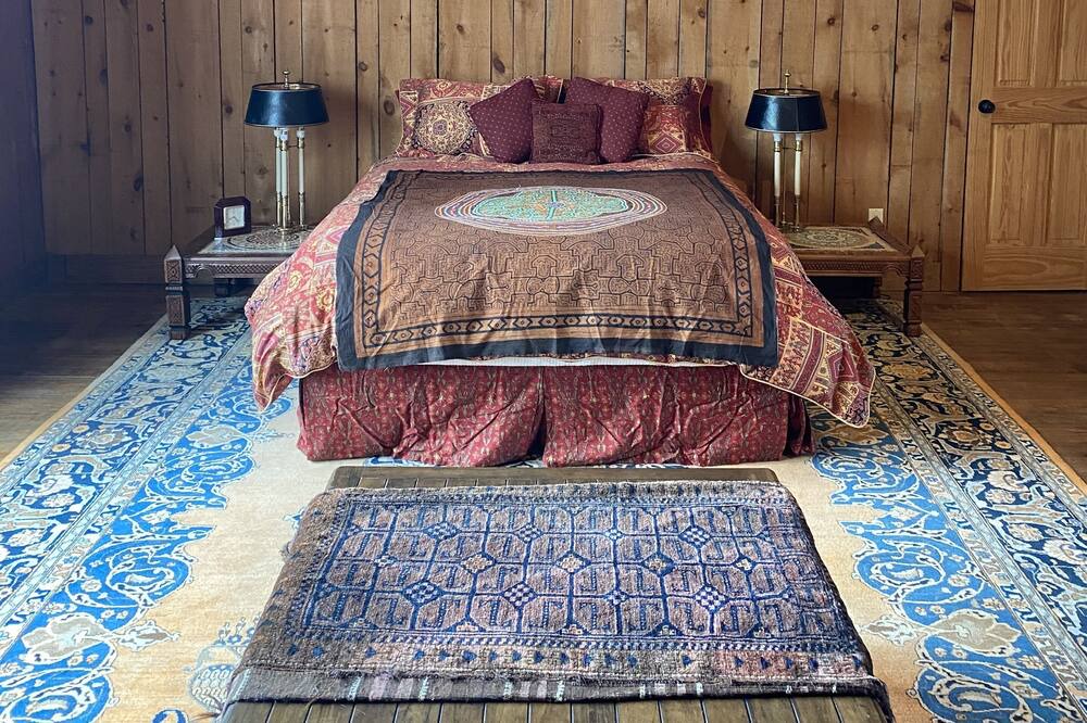 Photo of Bedroom in King