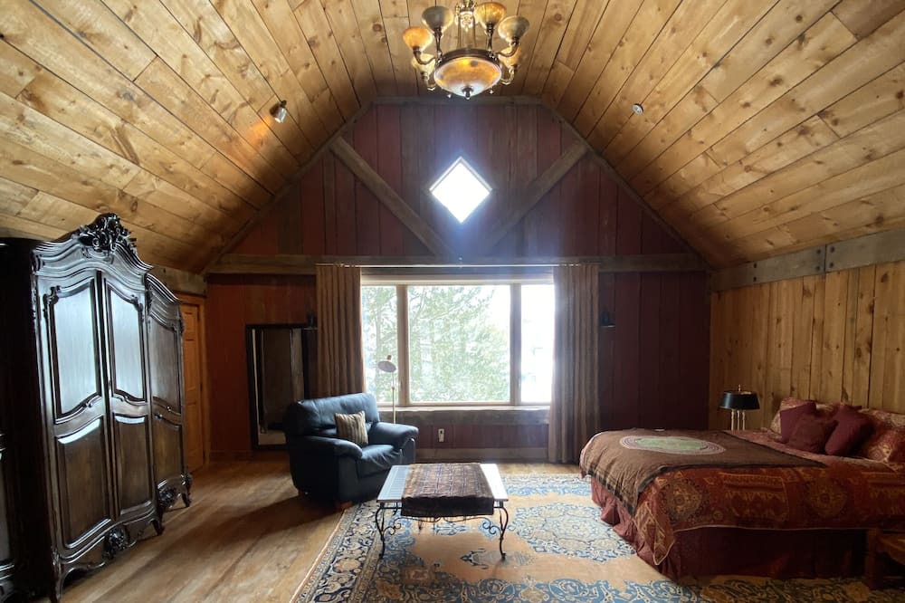 Photo of Bedroom in King