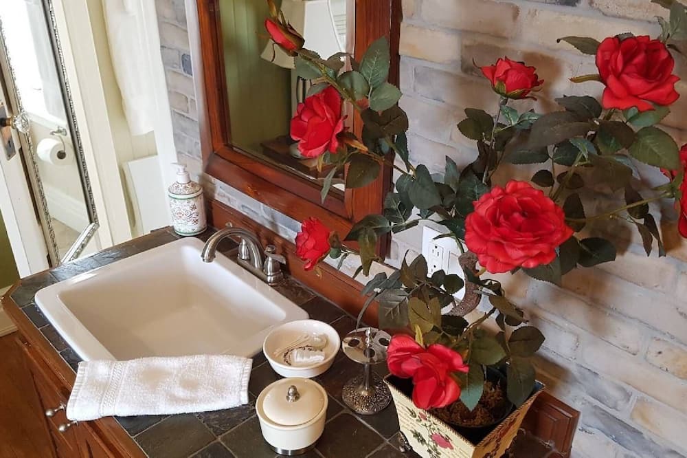 Photo of Bathroom in Matane