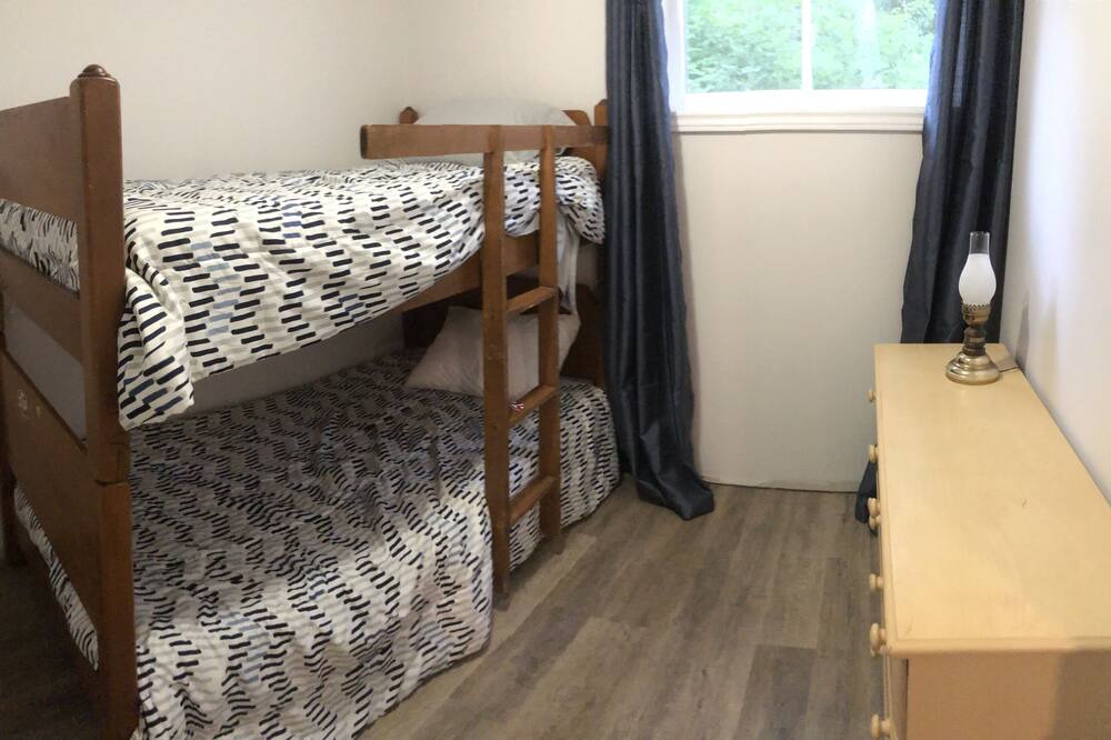 Photo of Bedroom in Dysart et al