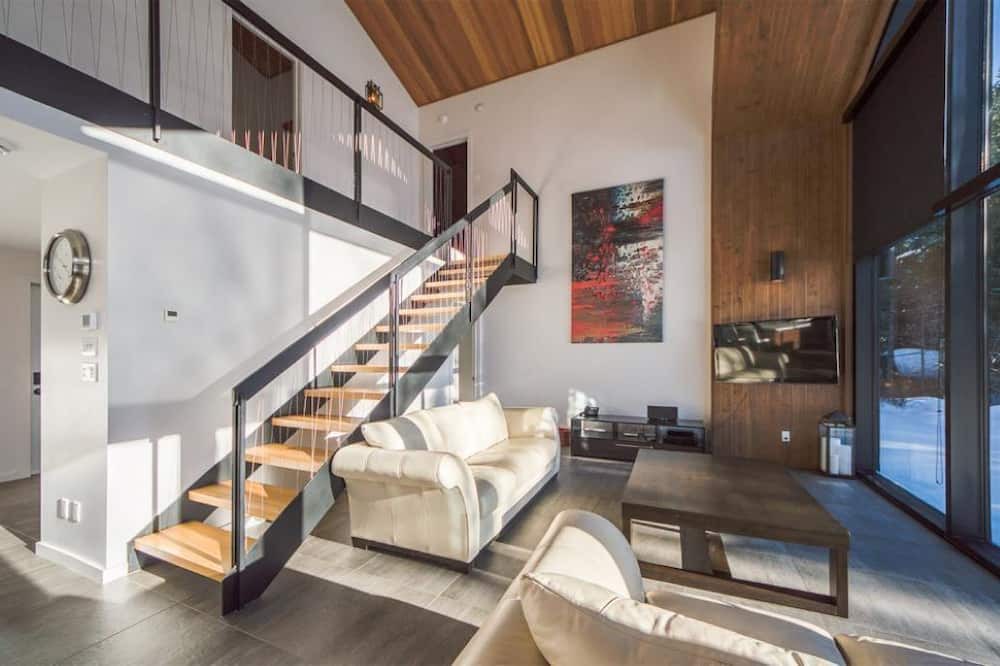 Photo of Livingroom in Sainte-Cecile-de-Whitton