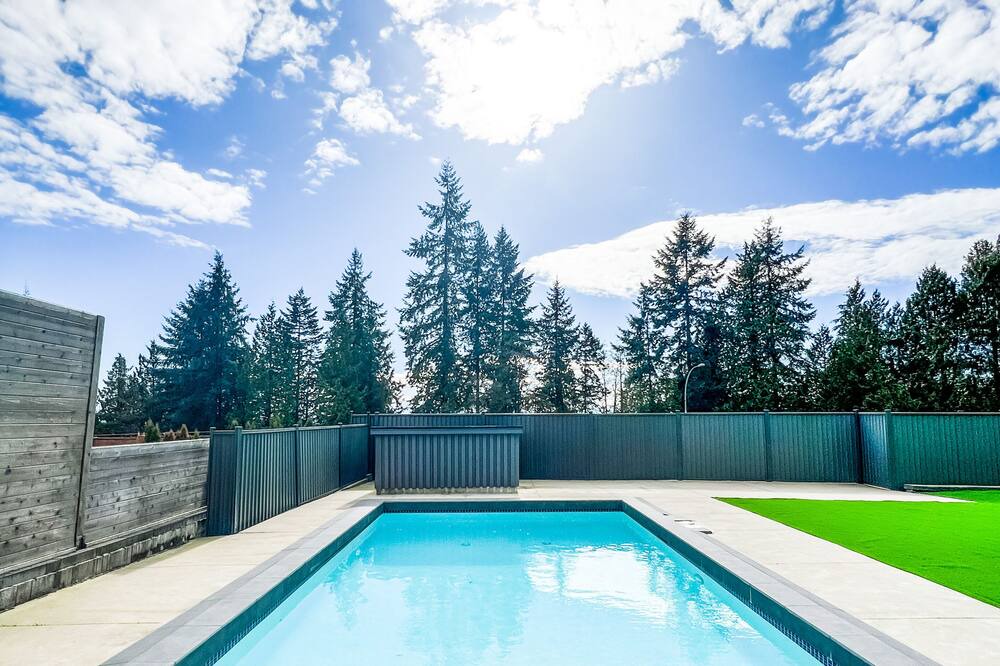 Photo of Outdoor in Hollyburn
