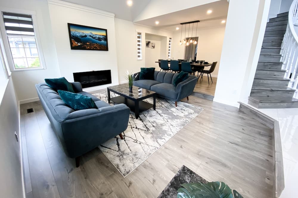 Photo of Livingroom in Port Coquitlam
