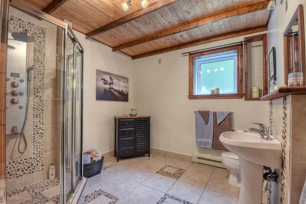Photo of Bathroom in Gore