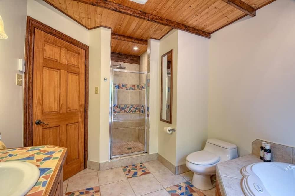 Photo of Bathroom in Gore