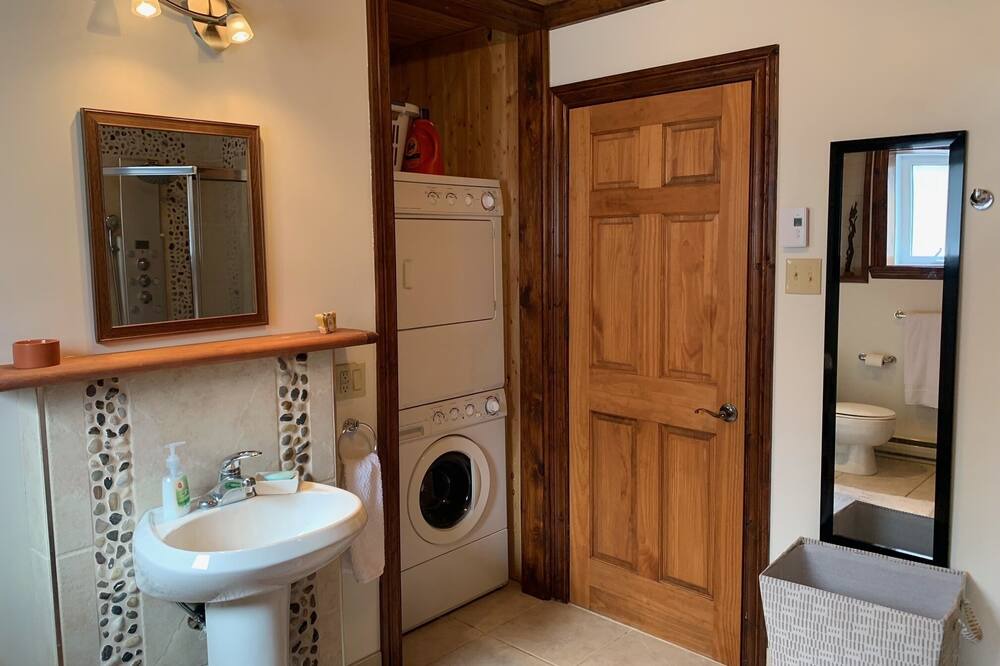 Photo of Bathroom in Gore