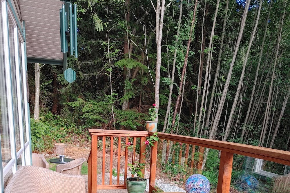 Photo of Patio Balcony in West Sechelt
