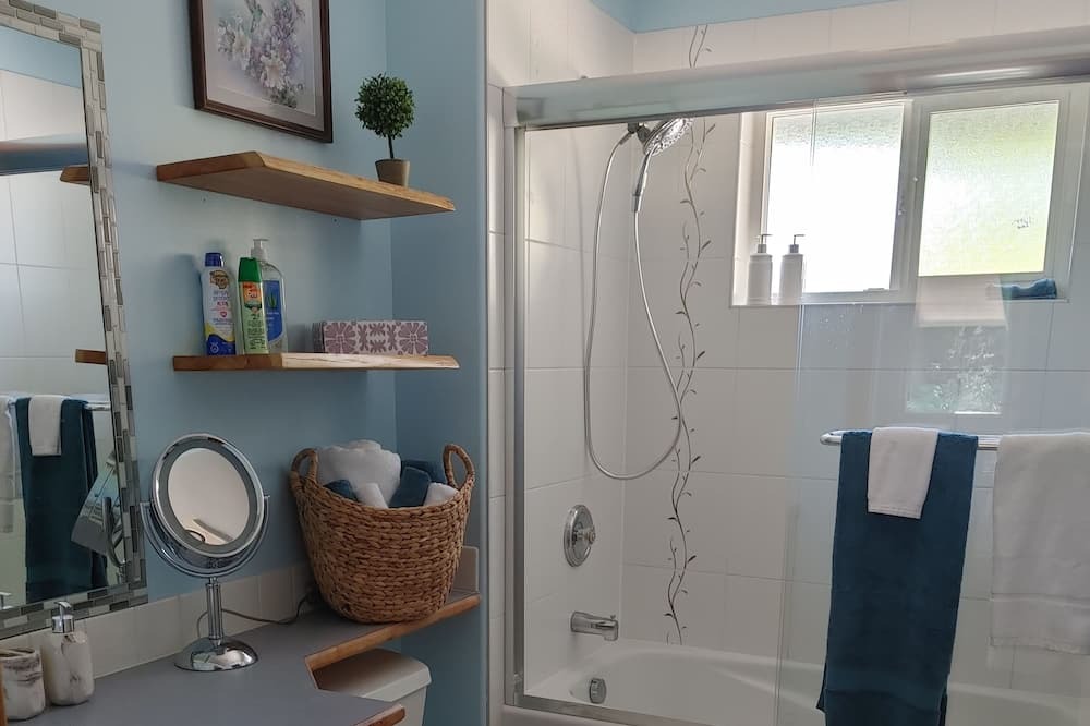 Photo of Bathroom in West Sechelt