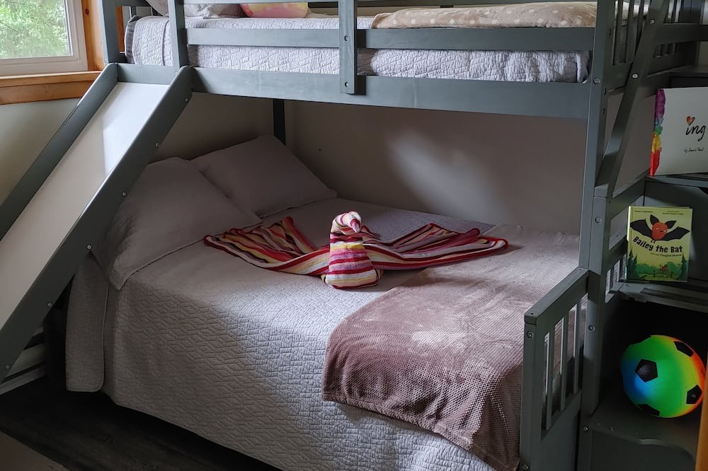 Photo of Bedroom in West Sechelt