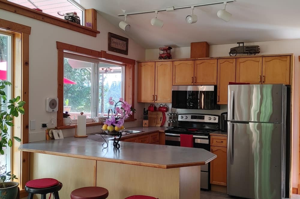 Photo of Kitchen in West Sechelt