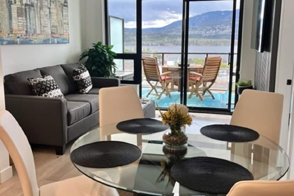 Photo of Livingroom in Downtown Kelowna