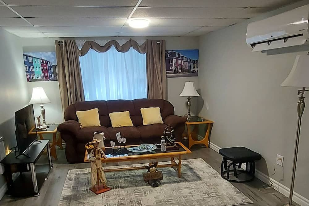 Photo of Livingroom in Eastport