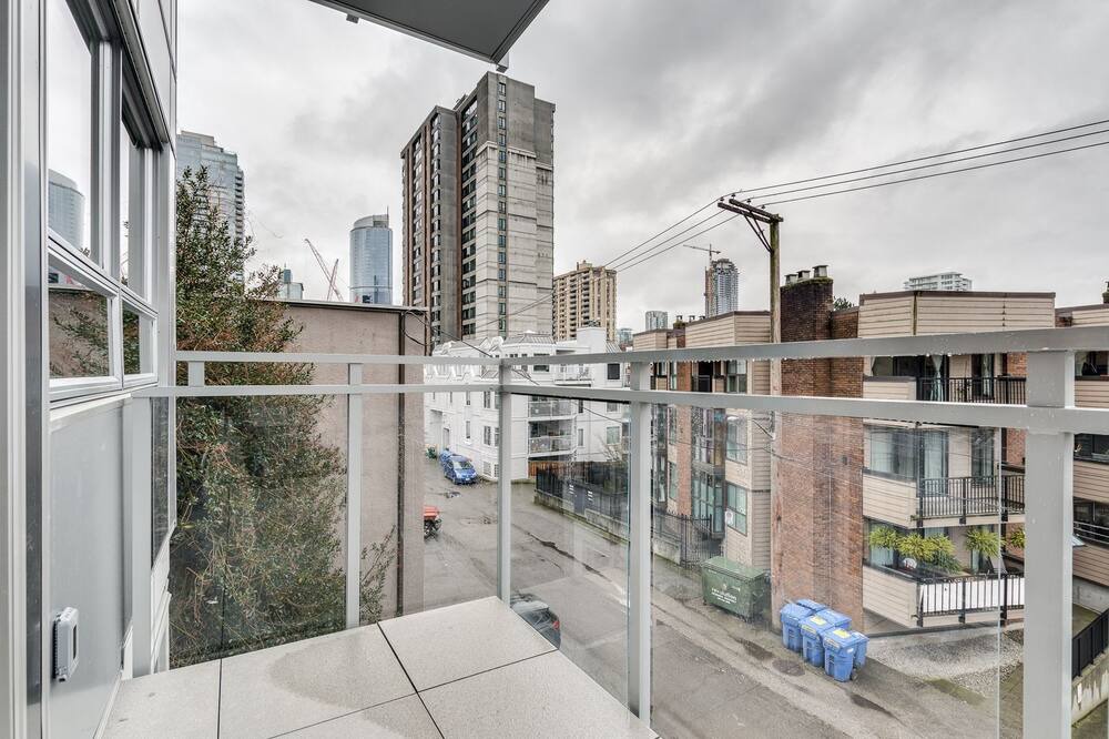 Photo of Patio Balcony in Downtown Vancouver