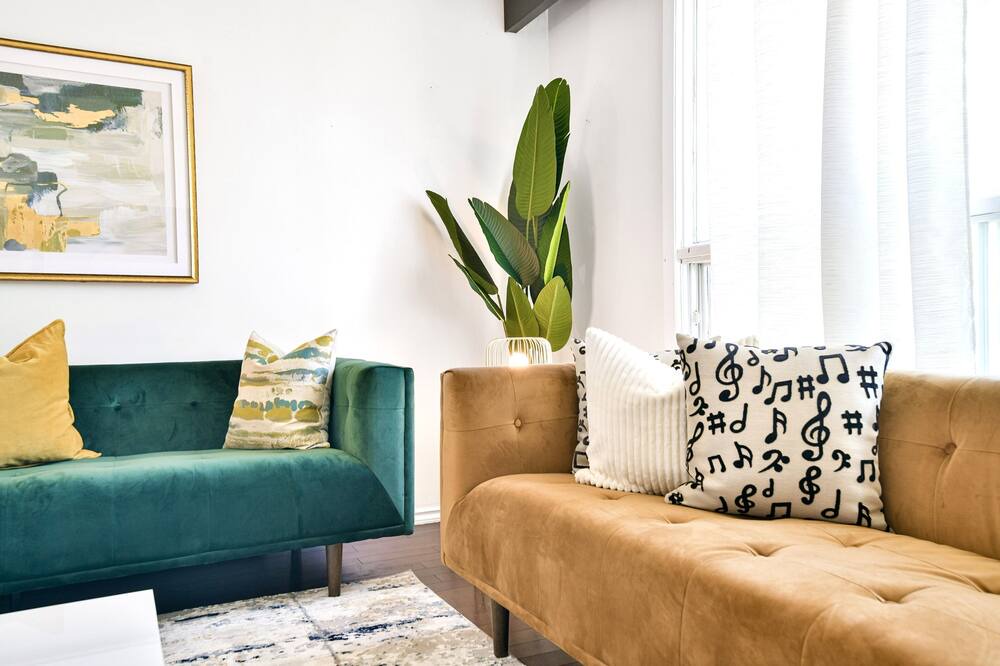 Photo of Livingroom in East Kildonan