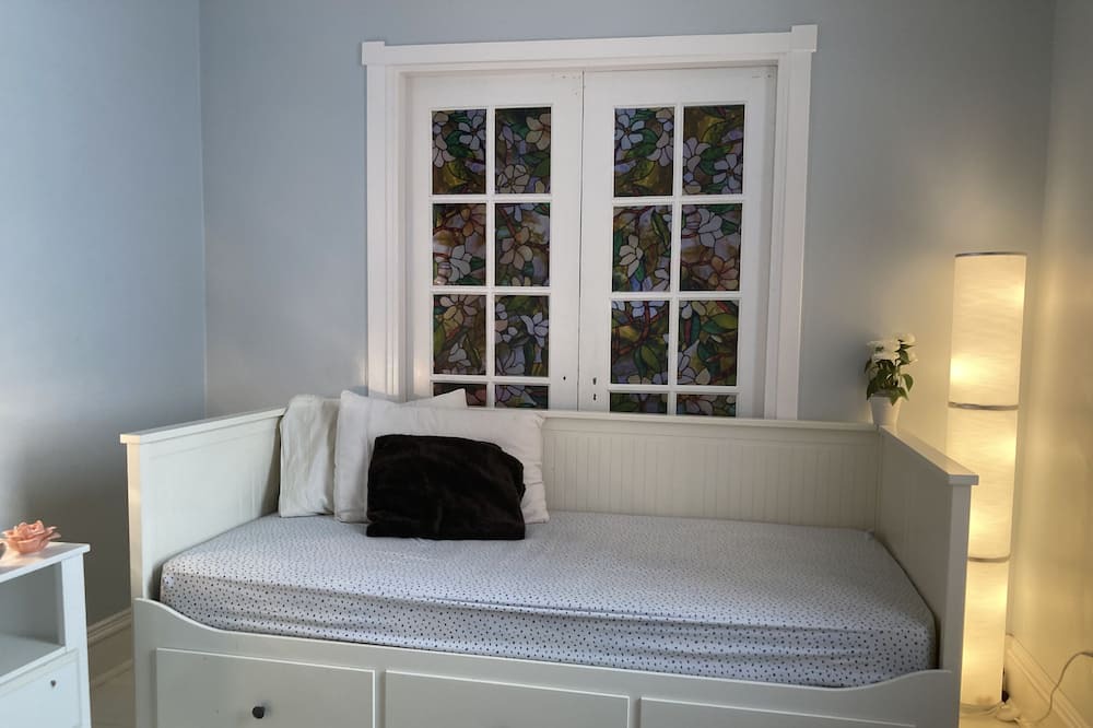 Photo of Bedroom in Greenwood - Coxwell