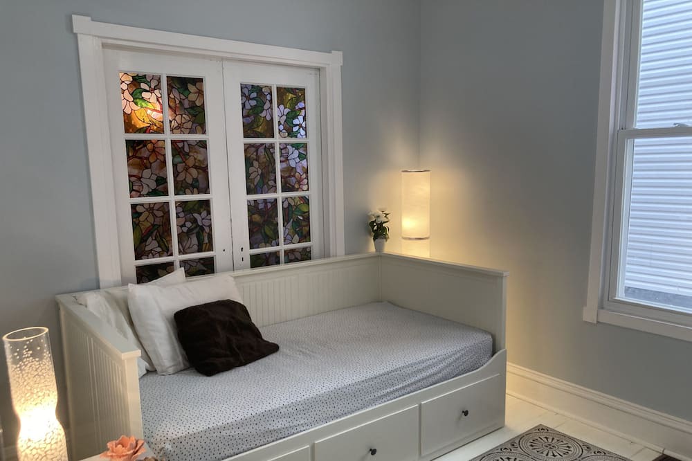 Photo of Bedroom in Greenwood - Coxwell