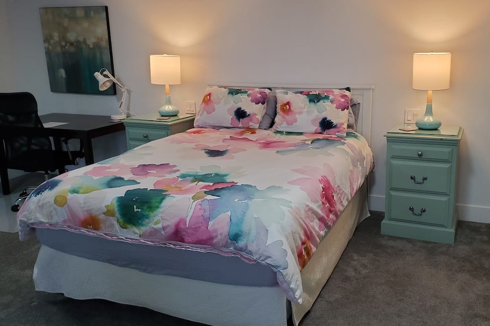 Photo of Bedroom in Westshore Estates