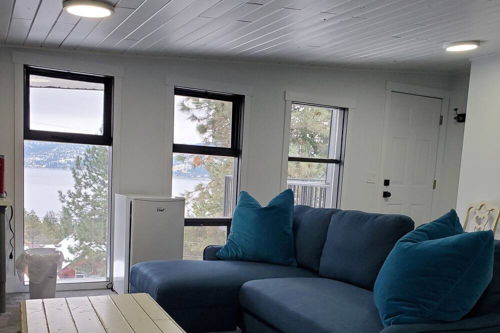 Photo of Livingroom in Westshore Estates