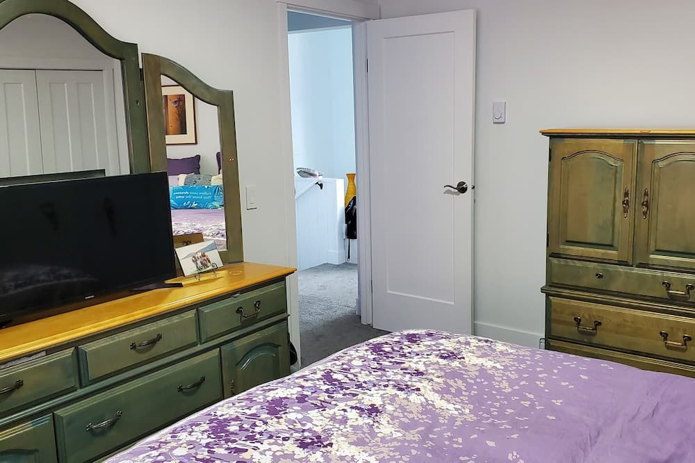 Photo of Bedroom in Westshore Estates