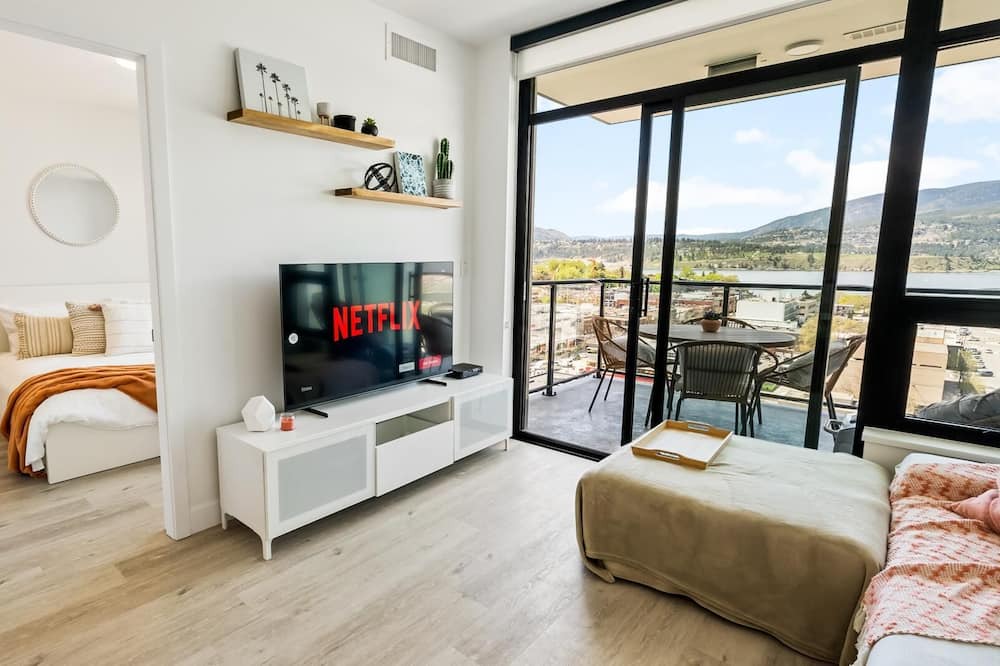 Photo of Livingroom in Downtown Kelowna