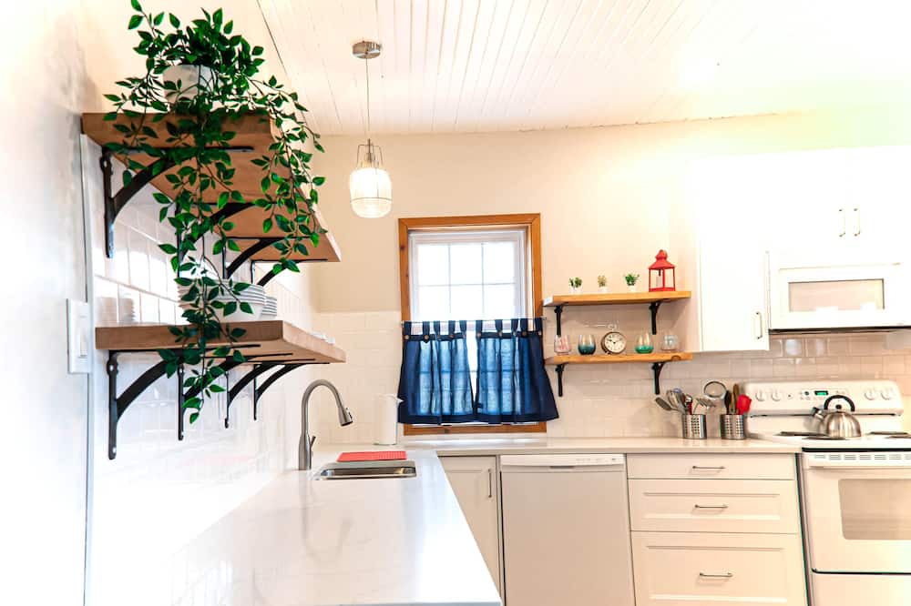 Photo of Kitchen in Drummond-North Elmsley