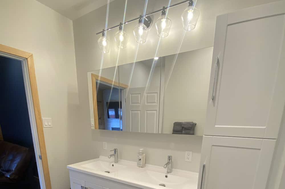 Photo of Bathroom in Drummond-North Elmsley