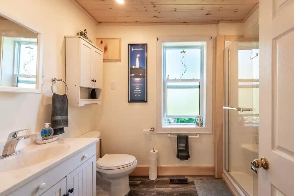 Photo of Bathroom in Britt
