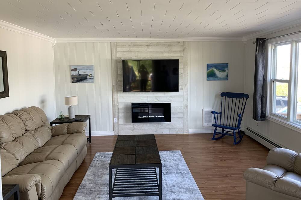 Photo of Livingroom in Heart's Delight